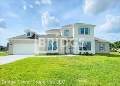 Main picture of 18315 Woods End