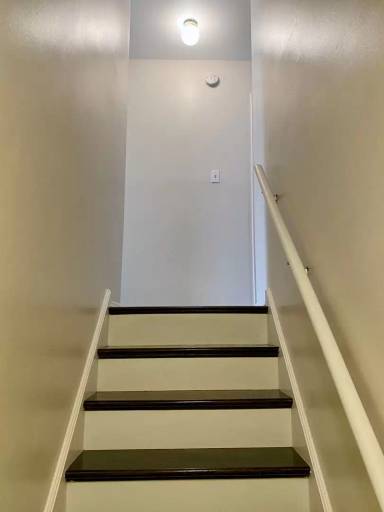 Main picture of 1615 W Greenleaf Ave