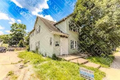 Main picture of 611 W Jackson St
