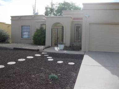 Main picture of 713 El Parque Dr