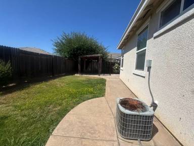 Main picture of 10140 Van Brocklin Way