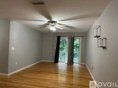 Main picture of 402 New River Rd