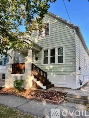 Main picture of 2108 N Hubbard St