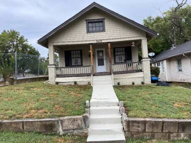 Main picture of 3612 E 35th St