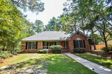 Main picture of 621 Bromsworth Trl