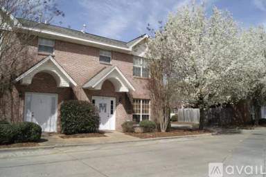 Main picture of 212 Lincoln Grn