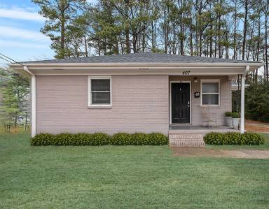 Main picture of 407 E Maynard Ave