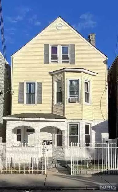 Main picture of 294 21st St