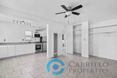 Main picture of 2104 Bacon St