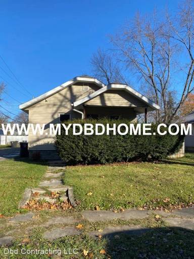 Main picture of 348 W Darrow Ave