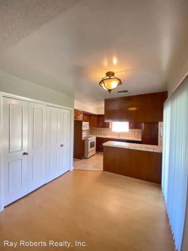 Main picture of 3619 Pacific Ave