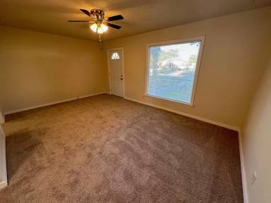 Main picture of 3609 S Hughes St