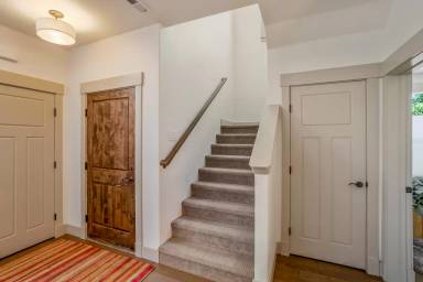 Main picture of 883 S Lone Willow Ave
