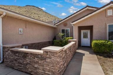 Main picture of 552 N 1000 W