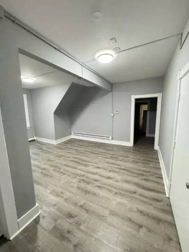 Main picture of 168 W Main St