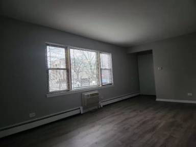 Main picture of 8701 S Clyde Ave