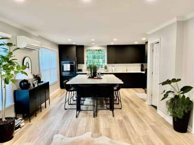 Main picture of 4483 Ocean View Ave