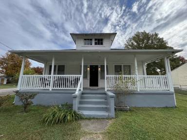 Main picture of 119 N 16th Ave