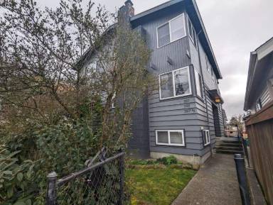 Main picture of 355 NW 50th St