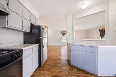 Main picture of 6618 Cherrywood Ln