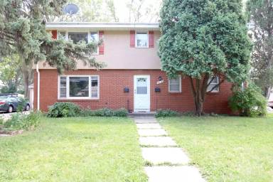 Main picture of 421 W 74th St