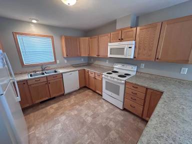 Main picture of 547 4th Ave SW