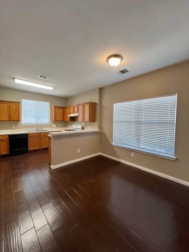 Main picture of 2815 Southampton Way