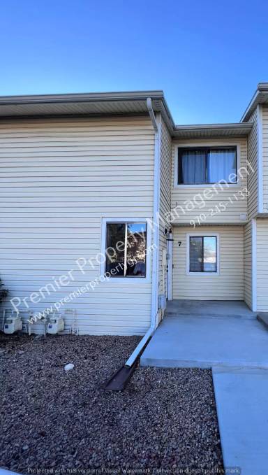 Main picture of 251 Beacon Ct