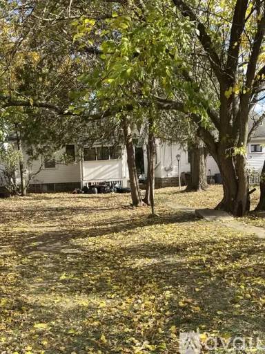 Main picture of 341 S Burgess Ave
