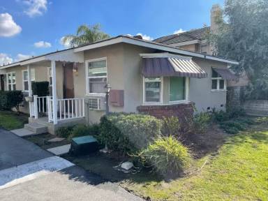 Main picture of 206 S 2nd Ave