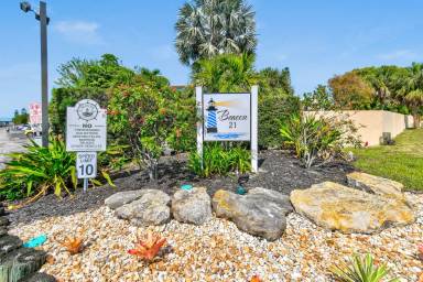 Main picture of 1561 NE 12th Ter