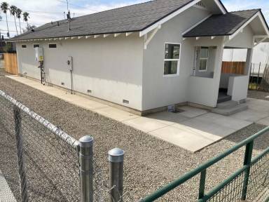 Main picture of 694 9th St