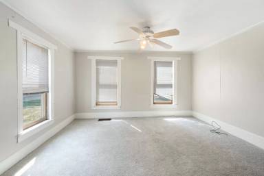 Main picture of 1512 Iowa St