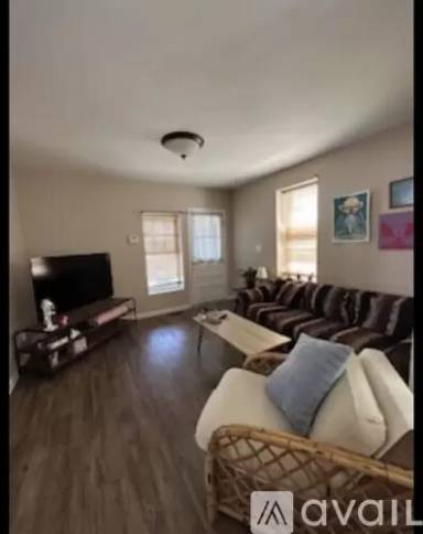 Main picture of 706 N Chestnut St
