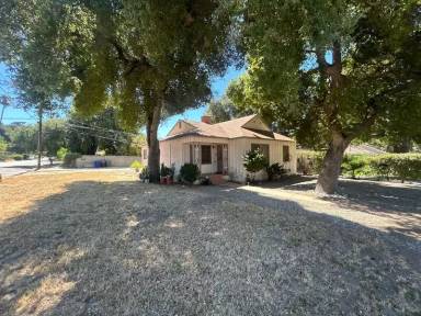 Main picture of 3012 Crestford Dr