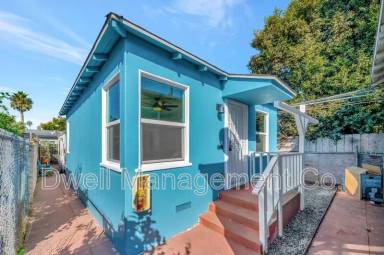 Main picture of 2176 Bacon St