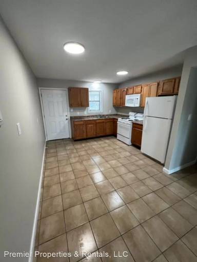 Main picture of 205 E Baldwin St