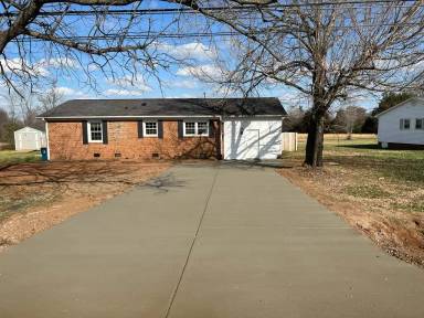 Main picture of 119 Moss Dr