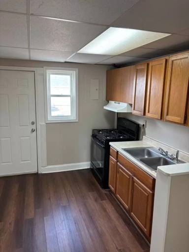 Main picture of 36 Chapman Pl