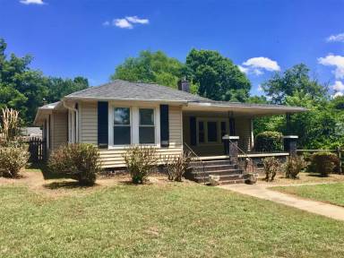 Main picture of 933 Old Charlotte Rd