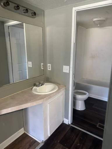 Main picture of 61 Daniel Dr