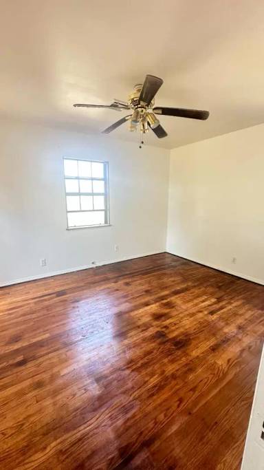 Main picture of 120 S 4th St