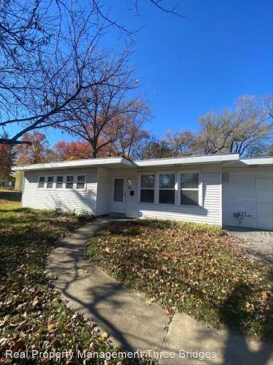 Main picture of 38 Marquette Dr