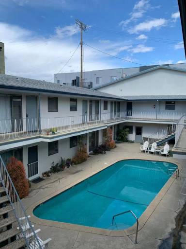Main picture of 3322 Mentone Ave