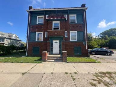 Main picture of 975 Parkwood Dr