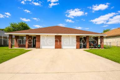 Main picture of 404 Alpine St