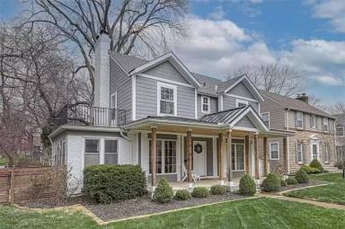 Main picture of 1124 W 77th St