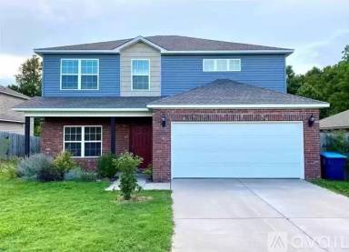 Main picture of 904 SW Green World St