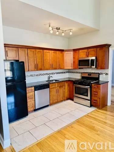 Main picture of 18 N Broadway