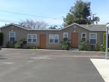 Main picture of 1263 S Oxnard Blvd